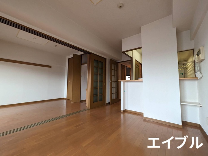居室・リビング　※別室の写真です。