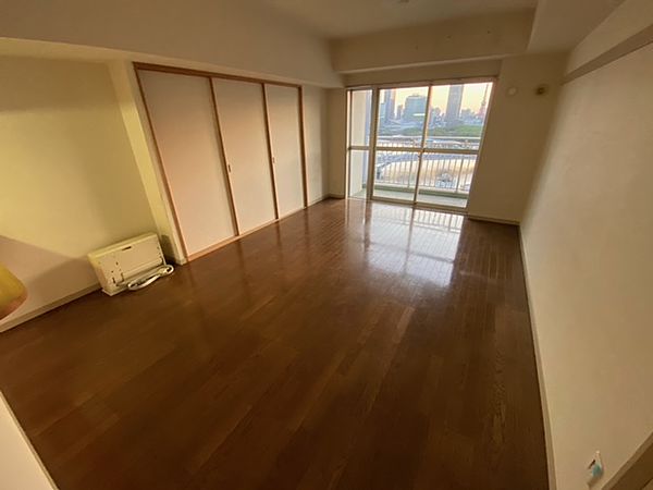 居室・リビング　※別部屋の参考写真です。