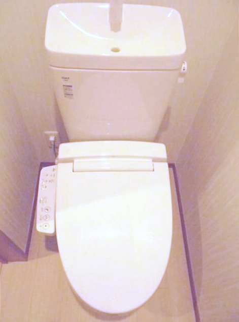 トイレ　嬉しい温水洗浄便座♪