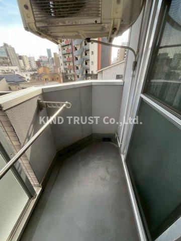 バルコニー　開放的で明るい空間を演出してくれるバルコニーです