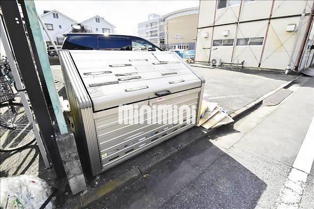 その他共有部分　ゴミ置き場あります