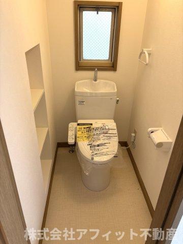 トイレ　温水洗浄暖房便座