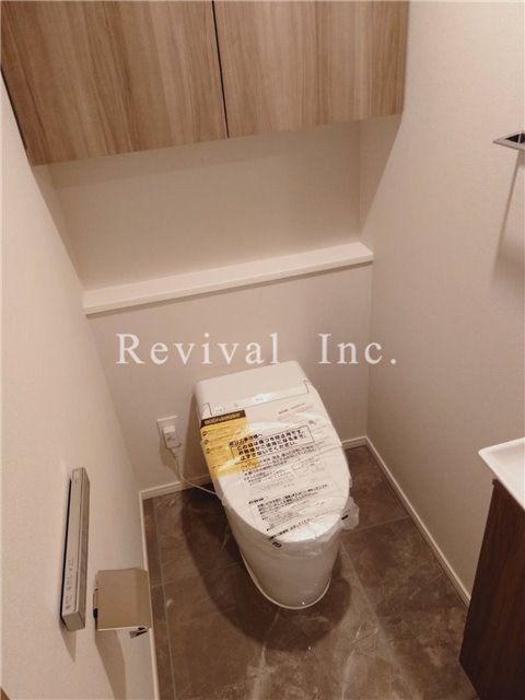 トイレ　シャワートイレ完備でございます