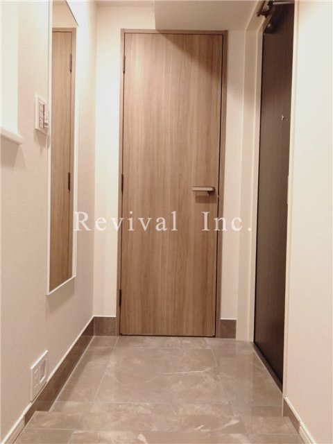 玄関　スッキリとした玄関でございます