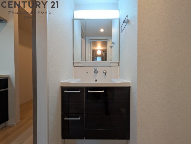 洗面設備　コンパクトで使いやすい洗面所