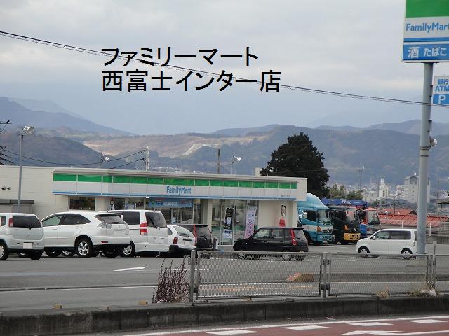 コンビニ　ファミリーマート富士宮若宮店（コンビニ）まで600m