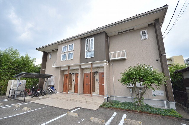 建物外観　粕屋町でお部屋を探される際は、トーマスリビング粕屋店へお気軽