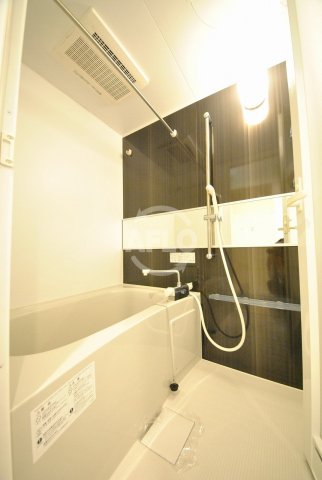 バス・シャワールーム　TLRレジデンス難波東　浴室換気乾燥暖房機付バスルーム