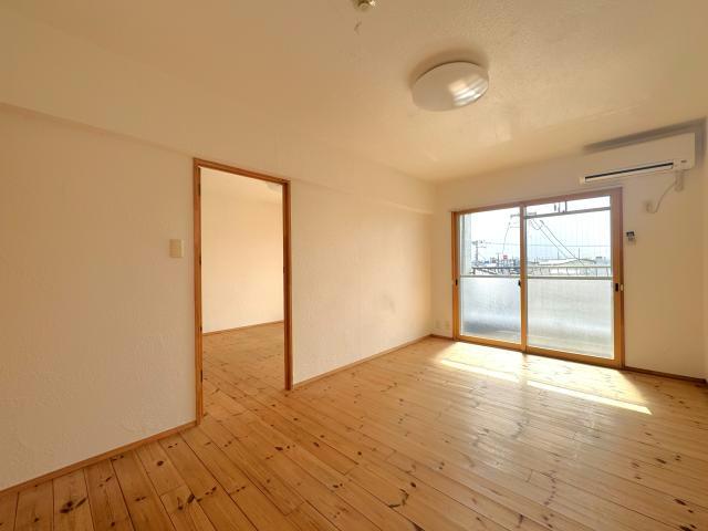 居室・リビング　（別部屋イメージ）