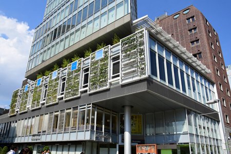 ショッピングセンター　ラ・ポルト青山（ショッピングセンター）まで395m