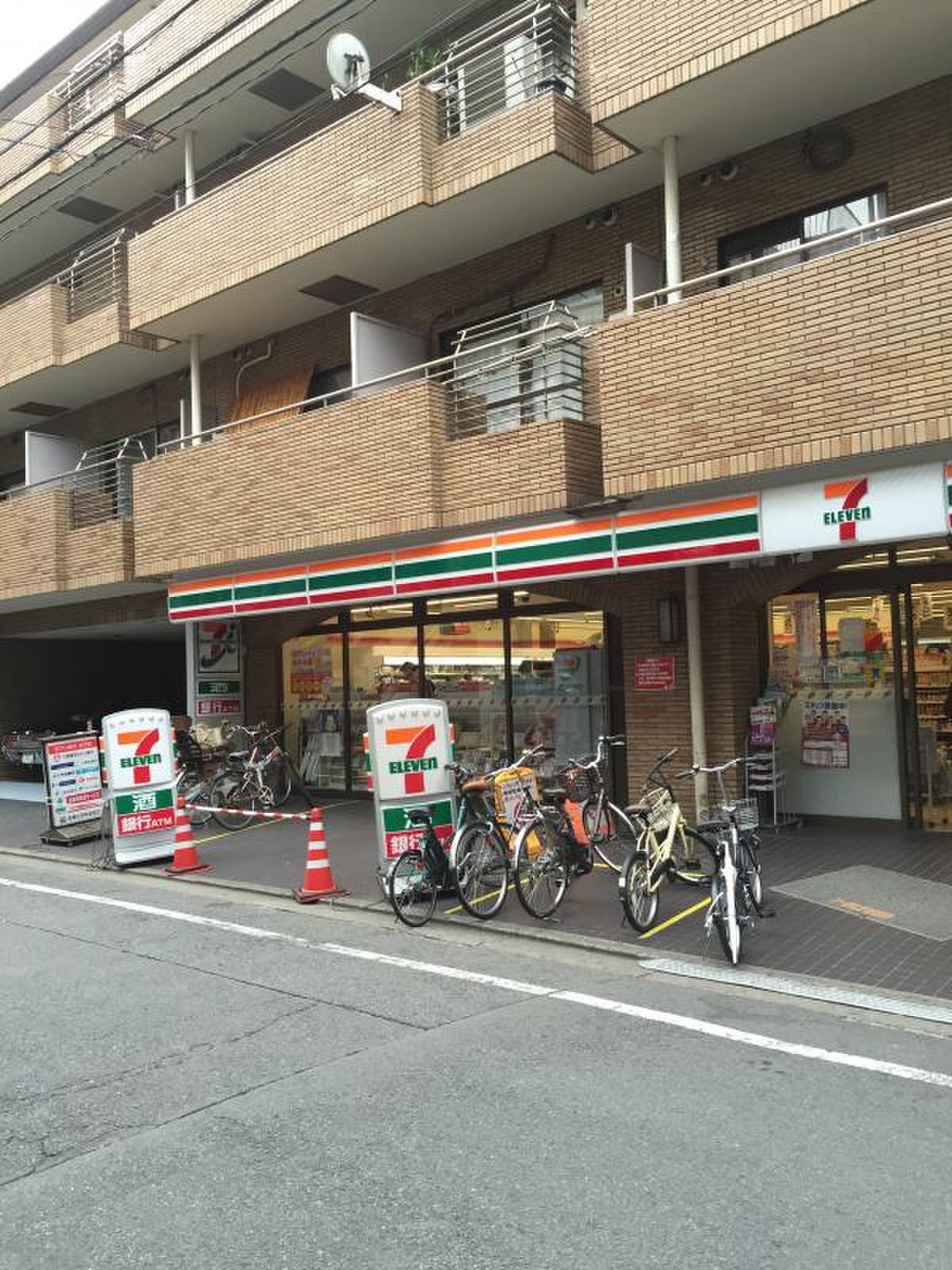 コンビニ　セブンイレブン目黒3丁目店（コンビニ）まで139m