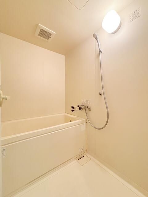 バス・シャワールーム　別部屋・反転タイプ参考写真となります