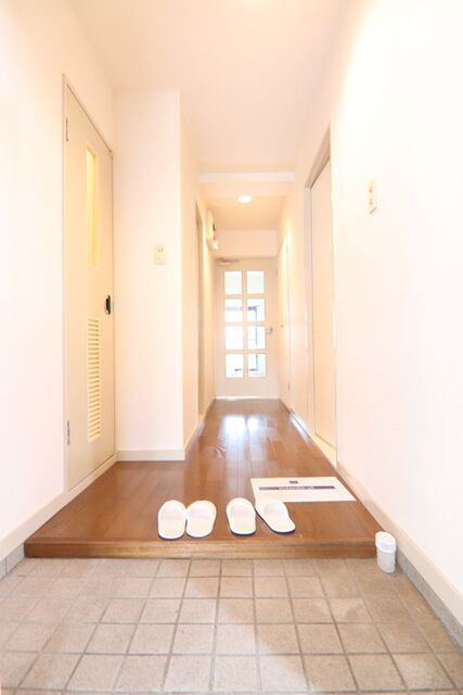 玄関　※別室の参考写真の為、現況優先です。