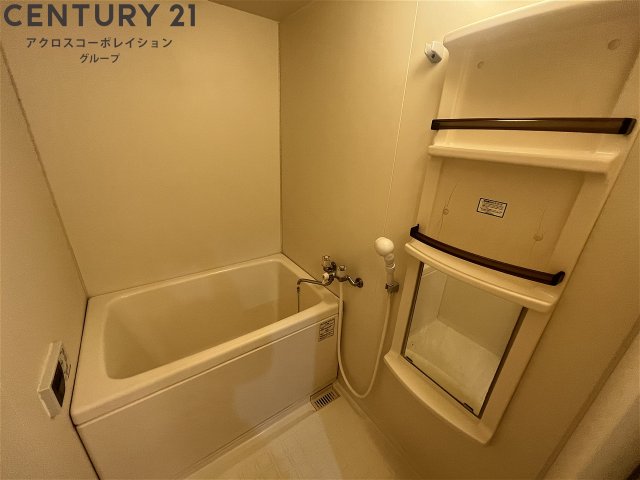 バス・シャワールーム　落ち着いた空間のお風呂です