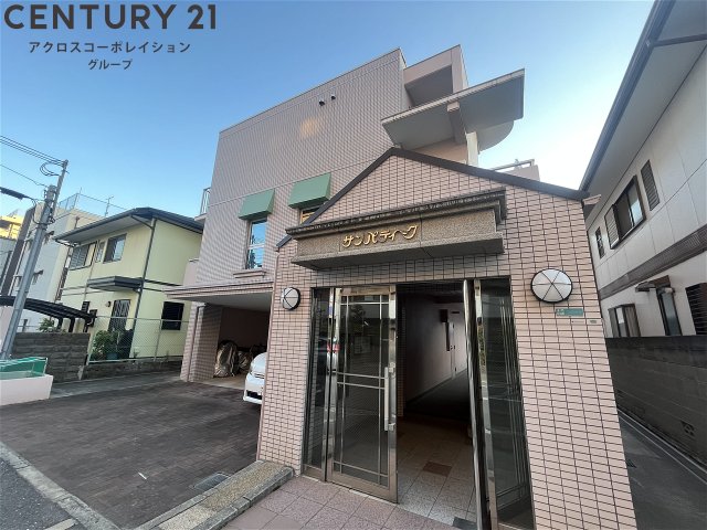 建物外観　外観は落ち着いています