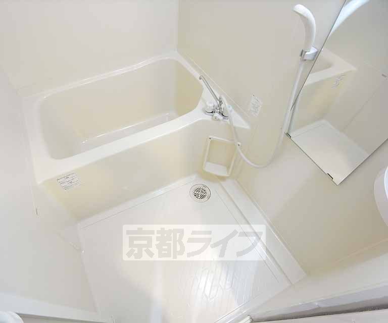 バス・シャワールーム　バスルームです。