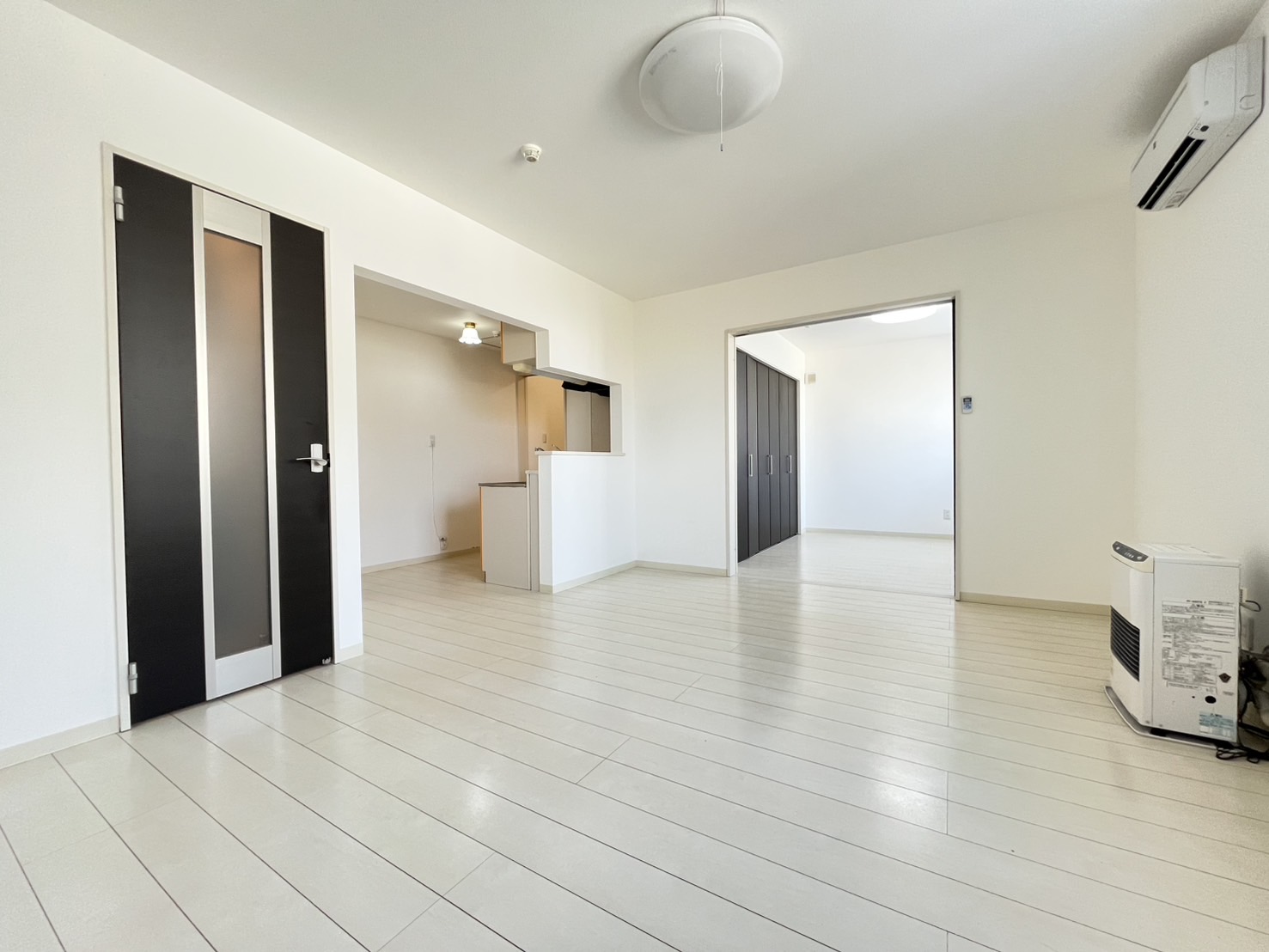 居室・リビング　※反転タイプ