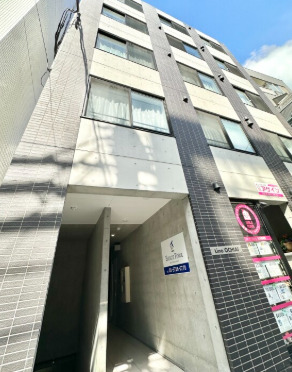 エントランス　建物の内部です