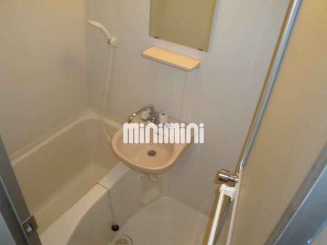 バス・シャワールーム　お風呂とトイレは別々です