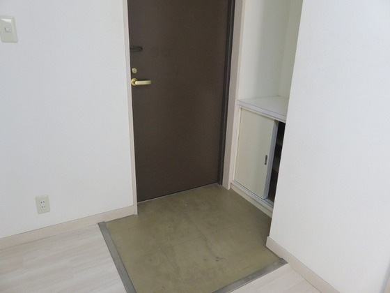 玄関　※他号室の写真です。