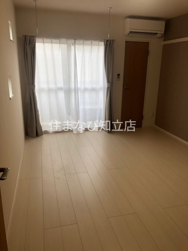 居室・リビング　同型タイプ