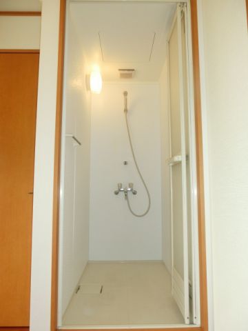 バス・シャワールーム　シャワールームあり。 （※参考写真）