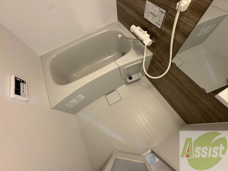 バス・シャワールーム　お風呂になります。一日の疲れを癒してくださいね。