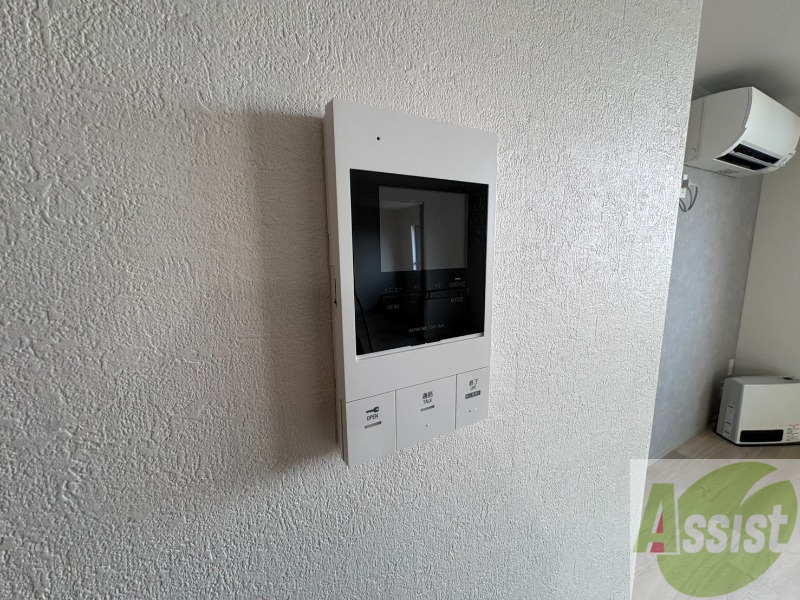 セキュリティ　ＴＶモニター付インターホンです。来客者の顔が見えるので安心！