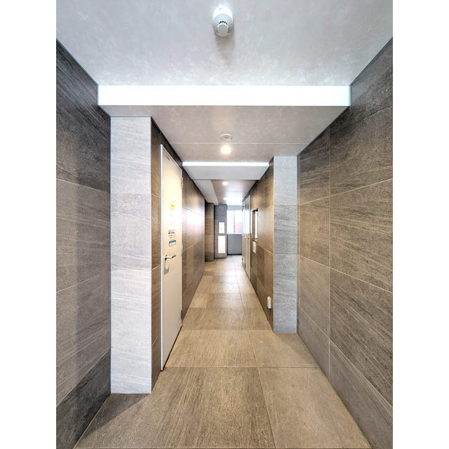 エントランス　ゆとりのあるエントランスです