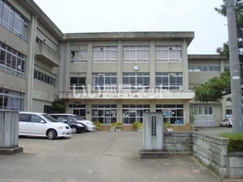 小学校　福井市立社北小学校（小学校）まで548m