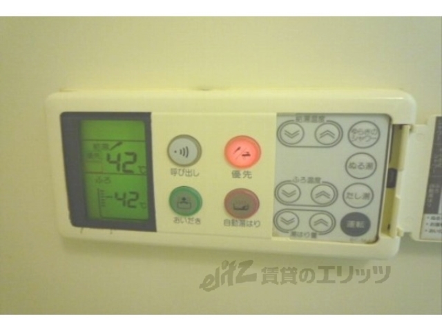 その他設備　給湯器リモコン
