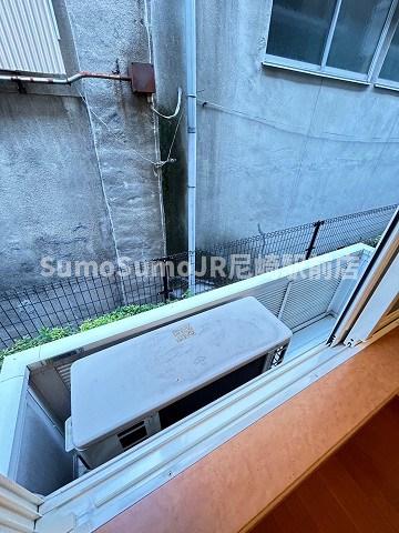 バルコニー　バルコニーからの眺めを楽しみながら食事をしませんか