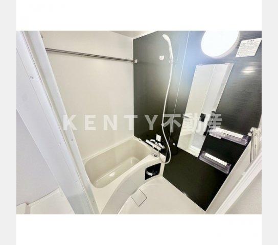 バス・シャワールーム　コンパクトで使いやすいお風呂です