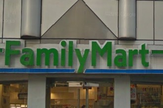 コンビニ　ファミリーマート南青山六丁目店（コンビニ）まで216m