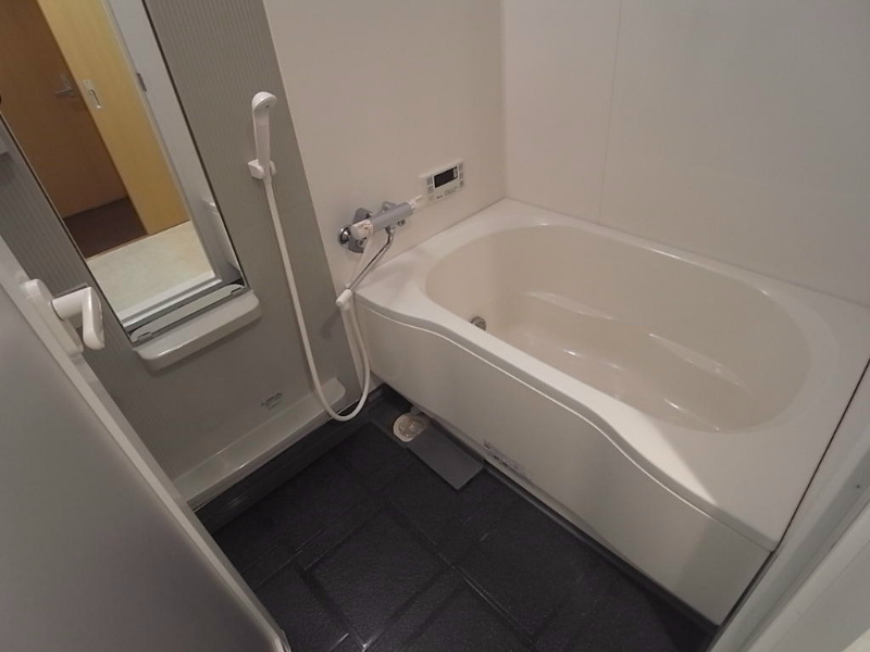 バス・シャワールーム　追い焚き付お風呂