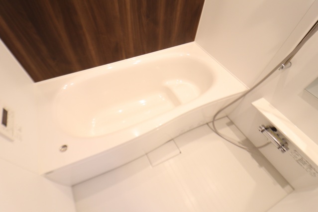 バス・シャワールーム　一坪風呂です。