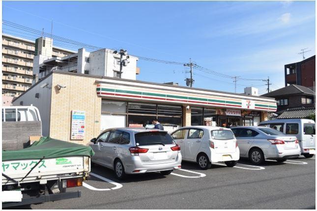コンビニ　セブンイレブン（コンビニ）まで850m