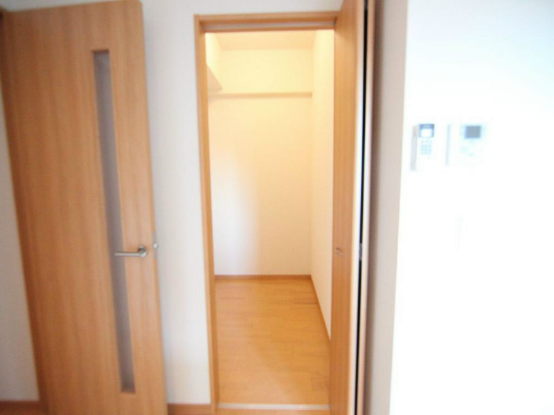 収納　ウォークインクローゼット（収納充実してます）