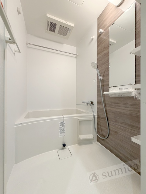 バス・シャワールーム　階数により内装色が異なります