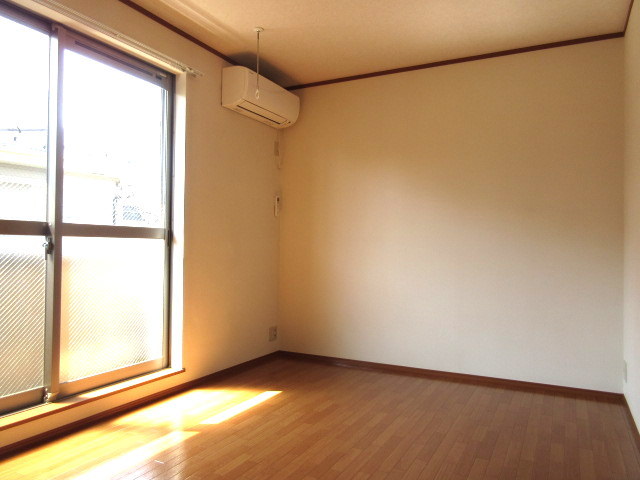 居室・リビング　★洋室広々７帖、横広で使いやすい間取です♪