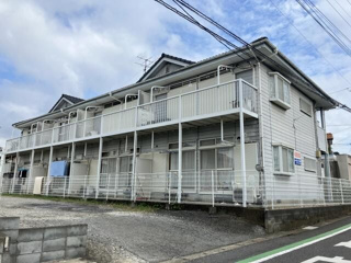 エントランス　開放的で明るい空間を演出してくれるバルコニーです