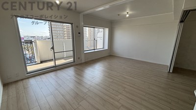 居室・リビング　カウンターキッチン付きのリビングです。