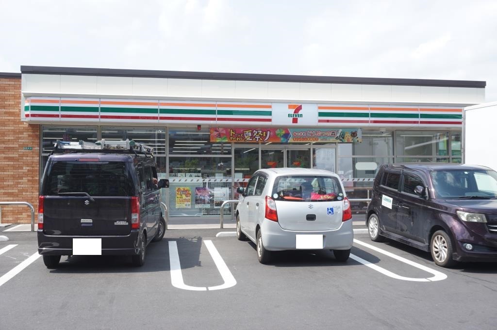 コンビニ　セブンイレブン　草加松原5丁目店（コンビニ）まで323m