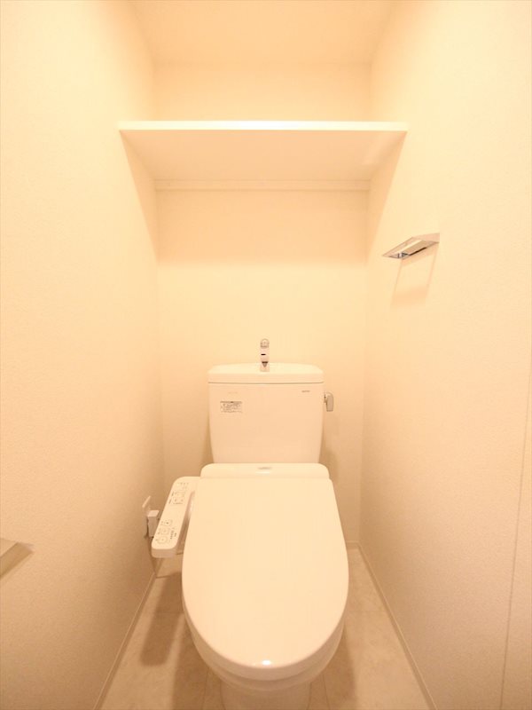 トイレ　温水洗浄便座付トイレ