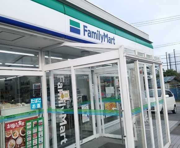 コンビニ　ファミリーマート北白山台店（コンビニ）まで391m