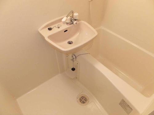 バス・シャワールーム　雨の日の室内干しに便利な浴室乾燥機付き