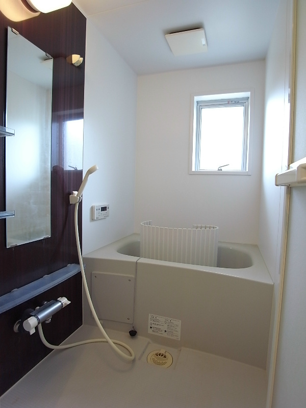 バス・シャワールーム　追焚き機能付き浴槽