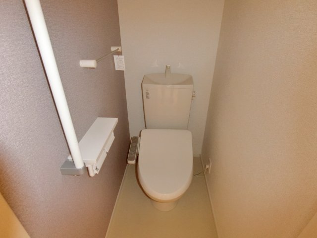 トイレ　温水洗浄便座