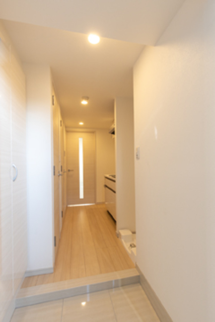 玄関　※写真は同タイプ住戸です。