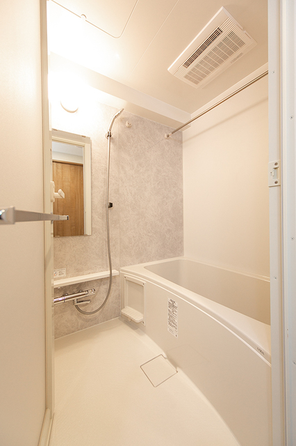 バス・シャワールーム　※写真は同タイプ住戸です。